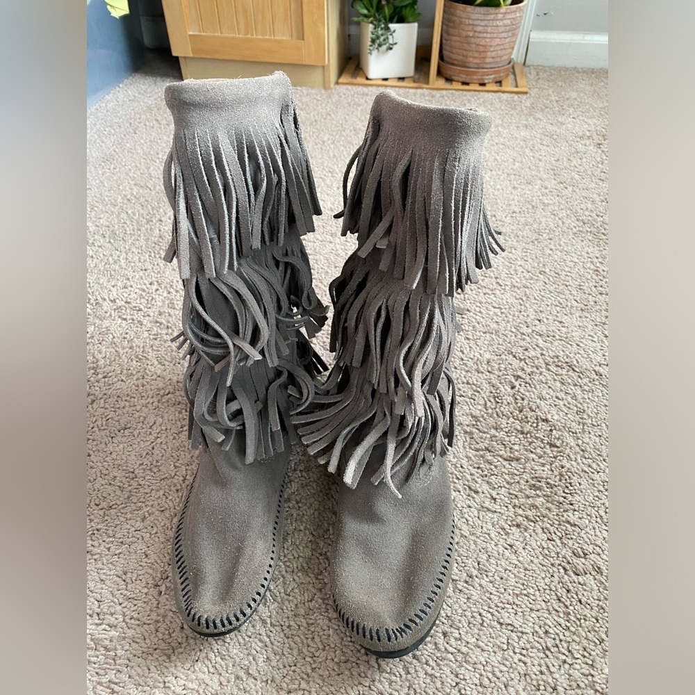 Grey Minnetonka 3 layer fringe boots